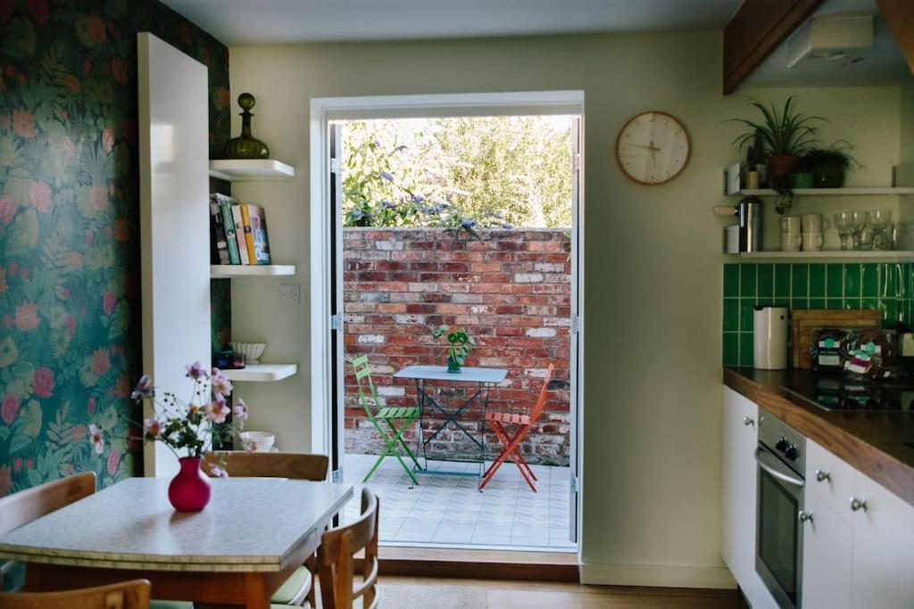 Villa Cute 1 Bed Townhouse In Jericho Oxford Exterior foto
